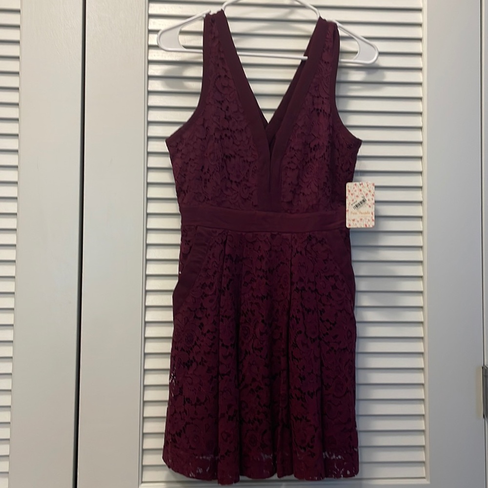 NWT Free People sleeveless V neck lace dress with pockets in Berry/Purple sz XS